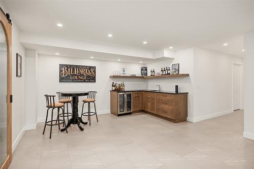 4135 June Springs Road, Kelowna, BC - Indoor