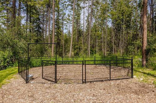 4135 June Springs Road, Kelowna, BC - Outdoor