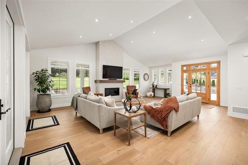 4135 June Springs Road, Kelowna, BC - Indoor Photo Showing Living Room With Fireplace