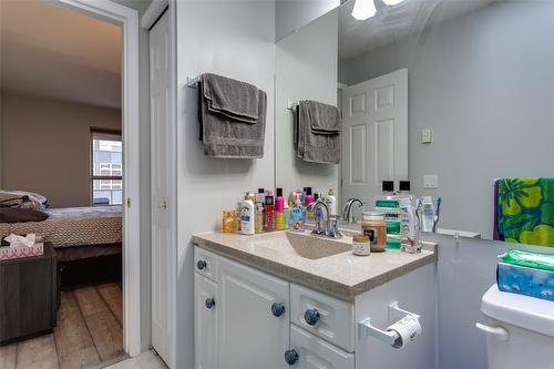 302-2130 Vasile Road, Kelowna, BC - Indoor Photo Showing Bathroom