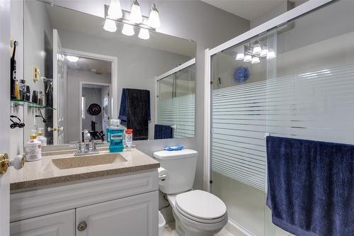 302-2130 Vasile Road, Kelowna, BC - Indoor Photo Showing Bathroom