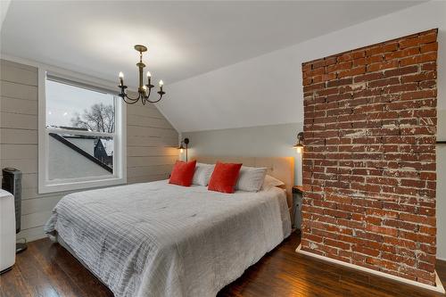 1505 32 Avenue, Vernon, BC - Indoor Photo Showing Bedroom