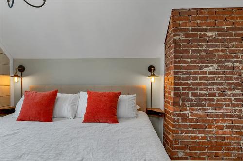 1505 32 Avenue, Vernon, BC - Indoor Photo Showing Bedroom