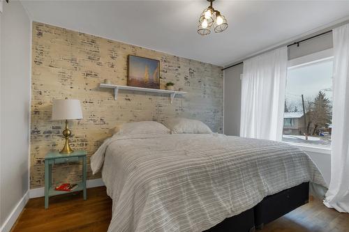 1505 32 Avenue, Vernon, BC - Indoor Photo Showing Bedroom