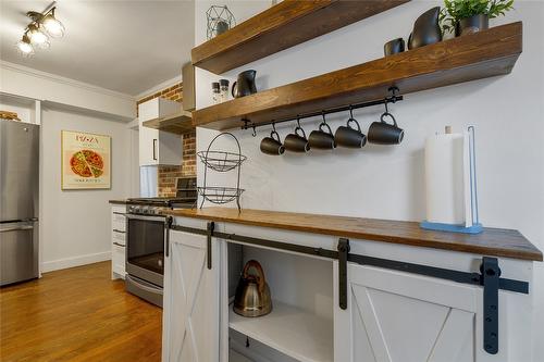 1505 32 Avenue, Vernon, BC - Indoor Photo Showing Kitchen