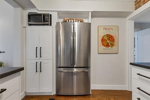 1505 32 Avenue, Vernon, BC - Indoor Photo Showing Kitchen