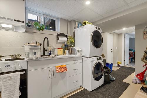 1505 32 Avenue, Vernon, BC - Indoor Photo Showing Laundry Room
