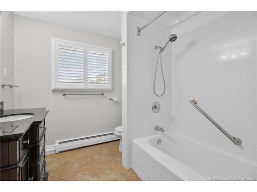 100 Dickson Blvd, Moncton, NB 