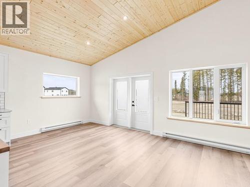 40 Beryl Place, Whitehorse, YT - Indoor Photo Showing Other Room