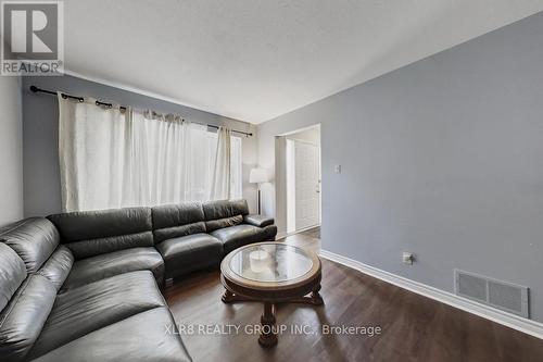12 John Sidney Crescent, Ottawa, ON - Indoor Photo Showing Living Room