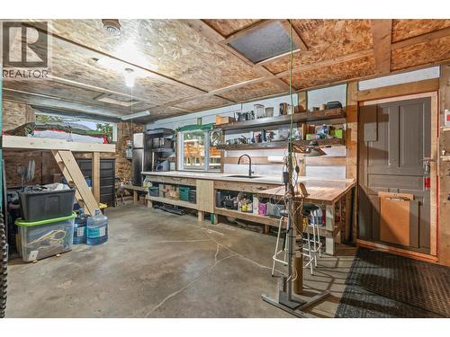 1016 34 Avenue, Vernon, BC - Indoor Photo Showing Garage