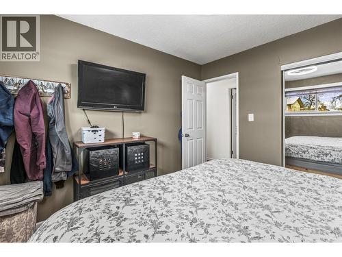 1016 34 Avenue, Vernon, BC - Indoor Photo Showing Bedroom