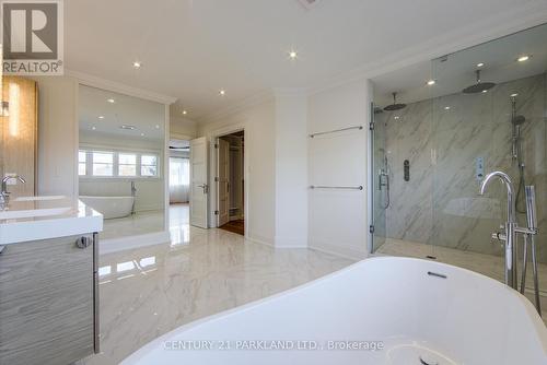 16 Flatbush Avenue, Vaughan, ON - Indoor Photo Showing Bathroom