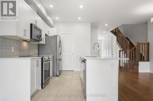 534 Corretto Place, Ottawa, ON - Indoor Photo Showing Kitchen With Upgraded Kitchen
