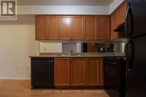 195 - 4975 Southampton Drive, Mississauga, ON - Indoor Photo Showing Kitchen With Double Sink