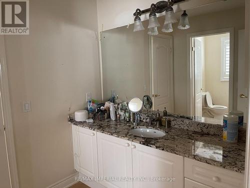 2Nd Floor Bedroom - 21 Ormsby Court, Richmond Hill, ON - Indoor Photo Showing Bathroom