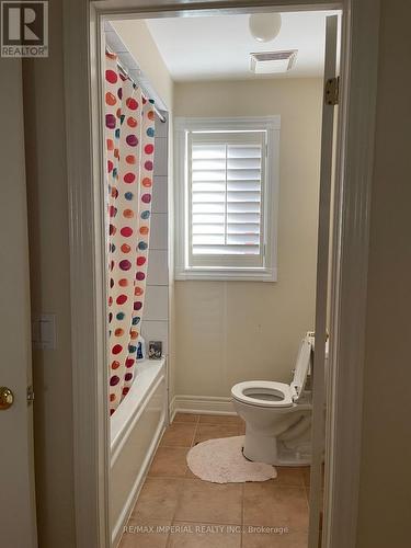 2Nd Floor Bedroom - 21 Ormsby Court, Richmond Hill, ON - Indoor Photo Showing Bathroom