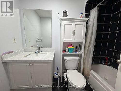 3252 Equestrian Crescent, Mississauga, ON - Indoor Photo Showing Bathroom