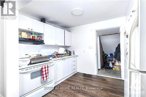 333 Levis Avenue, Ottawa, ON - Indoor Photo Showing Kitchen With Double Sink