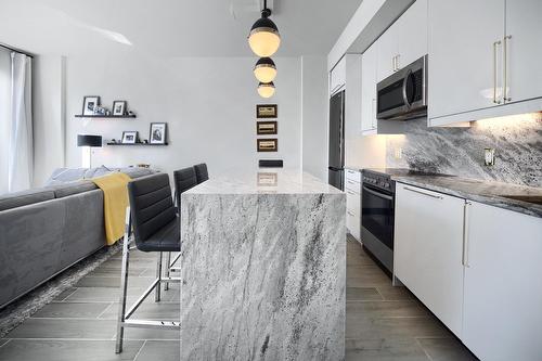 Kitchen - 601-425 Rue Ste-Hélène, Montréal (Ville-Marie), QC - Indoor Photo Showing Kitchen