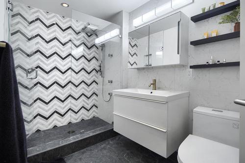 Bathroom - 601-425 Rue Ste-Hélène, Montréal (Ville-Marie), QC - Indoor Photo Showing Bathroom