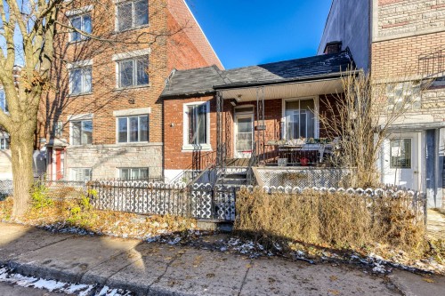 7497 Av. d'Outremont  Montréal (Villeray/Saint-Michel/Parc-Extension), QC H3N 2L7