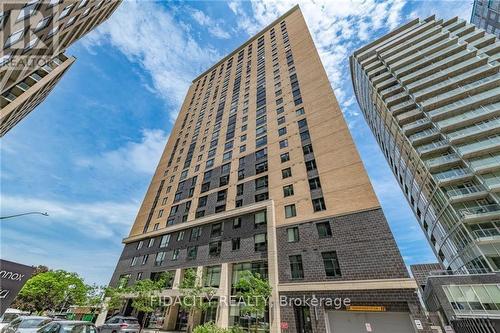 2315 - 105 CHAMPAGNE AVENUE S  Ottawa, ON K1S 4P3