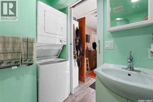 85 Procter Drive, Shields, SK - Indoor Photo Showing Laundry Room