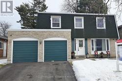 11 CASTLE HILL DRIVE  Toronto, ON M1T 2Y2