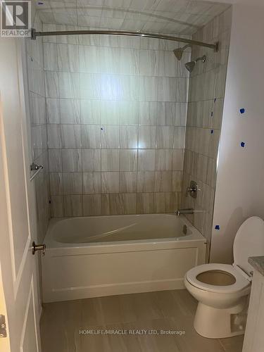 88 - 461 Blackburn Drive, Brantford, ON - Indoor Photo Showing Bathroom