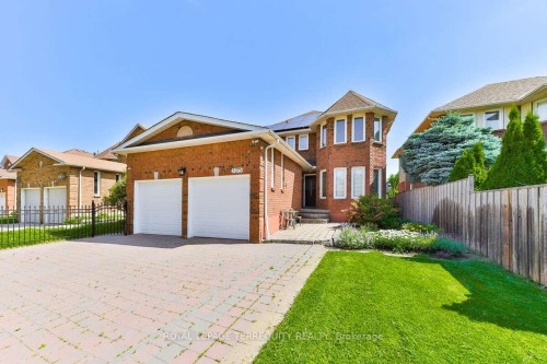 5275 Thornwood Drive, Mississauga, ON - Outdoor