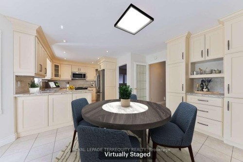 5275 Thornwood Drive, Mississauga, ON - Indoor Photo Showing Dining Room