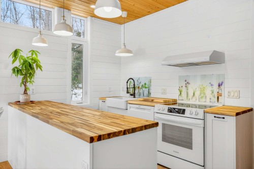 Cuisine - 11 Ch. Des Idéalistes, La Conception, QC - Indoor Photo Showing Kitchen