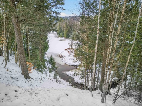 Bord de l'eau - 11 Ch. Des Idéalistes, La Conception, QC - Outdoor With View