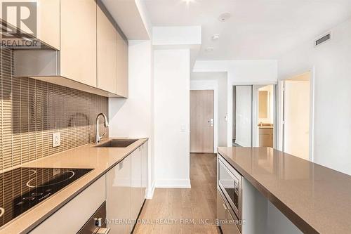 4806 - 7 Grenville Street, Toronto, ON - Indoor Photo Showing Kitchen