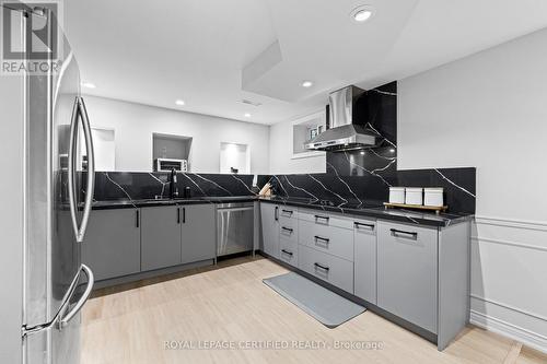 5103 Royal Mills Court, Mississauga, ON - Indoor Photo Showing Kitchen