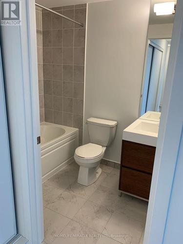 303 - 1 Climo Lane, Markham, ON - Indoor Photo Showing Bathroom