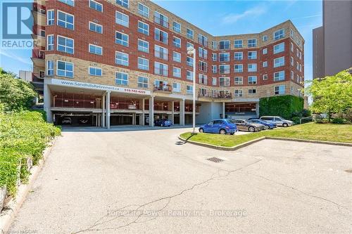 208 - 20 ST GEORGE STREET  Kitchener, ON N2G 2S7