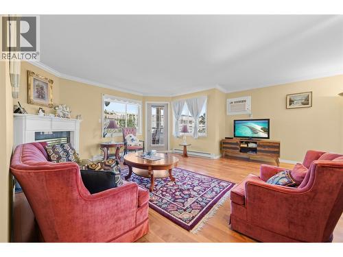 3854 Brown Road Unit# 301, West Kelowna, BC - Indoor Photo Showing Living Room With Fireplace