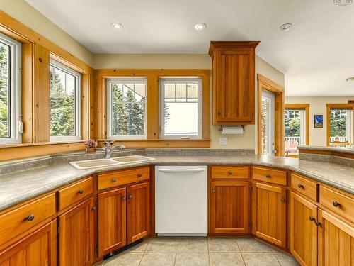 20 Pierce Point Road, Western Head, NS 
