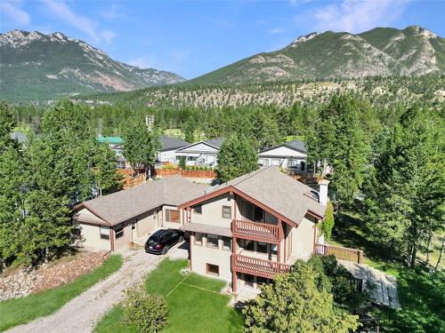 7560 Jackson Avenue  Radium Hot Springs, BC V0A 1M0