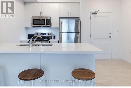 616 - 101 Shoreview Place, Hamilton, ON - Indoor Photo Showing Kitchen With Double Sink