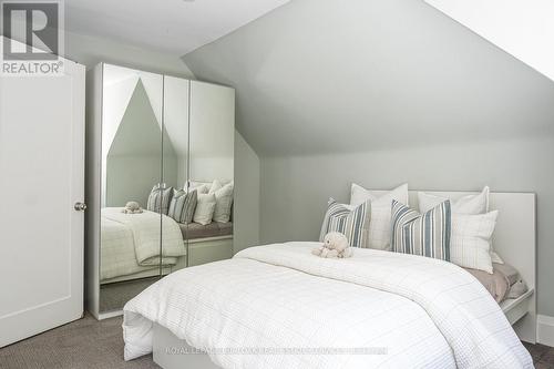 3 Oakwood Place, Hamilton, ON - Indoor Photo Showing Bedroom