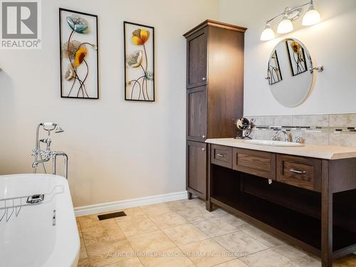 18668 Concession 2 Road, North Glengarry, ON - Indoor Photo Showing Bathroom