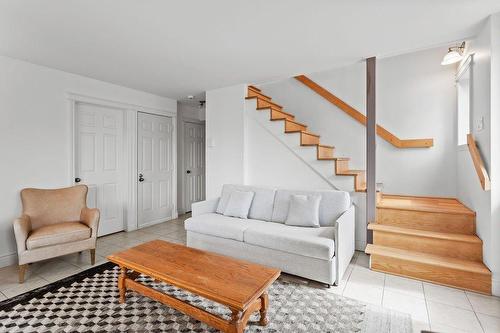 Salle familiale - 40 Ch. Des Catalpas, La Conception, QC - Indoor Photo Showing Living Room