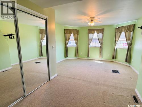 520 1St Street, North Portal, SK - Indoor Photo Showing Other Room