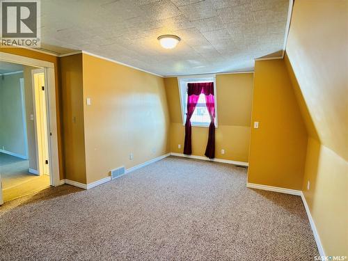 520 1St Street, North Portal, SK - Indoor Photo Showing Other Room