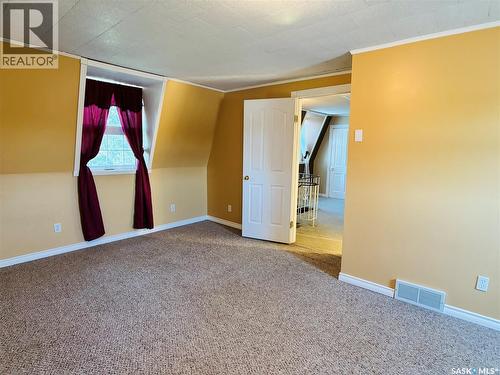 520 1St Street, North Portal, SK - Indoor Photo Showing Other Room