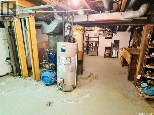 520 1St Street, North Portal, SK - Indoor Photo Showing Basement