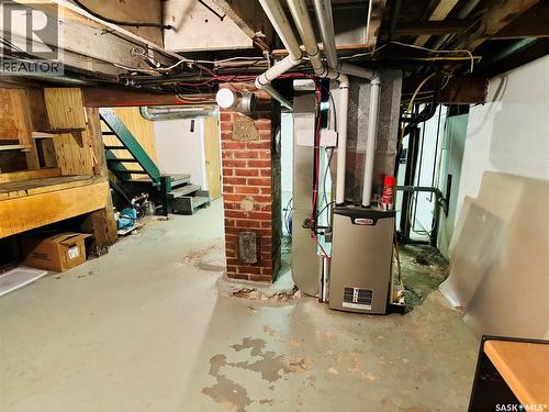 520 1St Street, North Portal, SK - Indoor Photo Showing Basement
